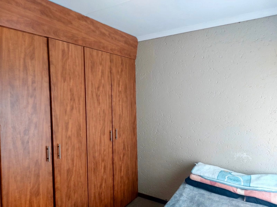 2 Bedroom Property for Sale in Waterval East North West